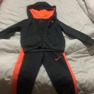 Nike dri fit sweat suit